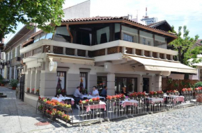 Отель Garni Hotel Le Petit Piaf  Белград